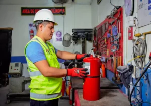 Cómo optimizar la seguridad en parkings con venta de extintores adecuados